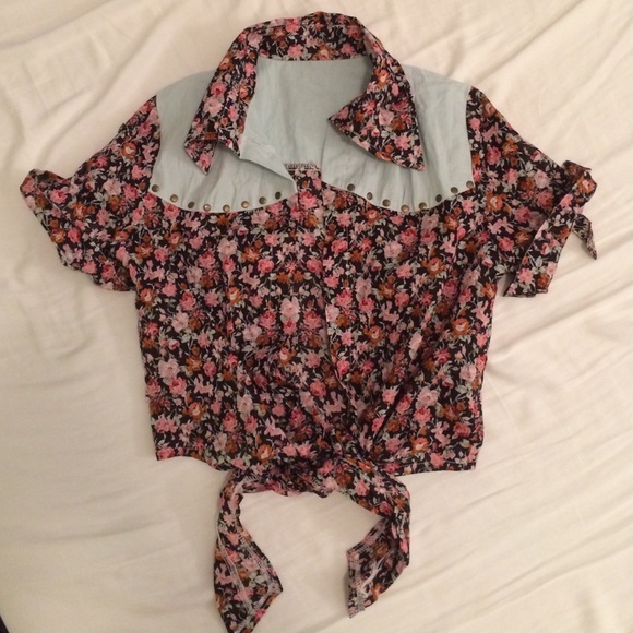 Floral tie-top