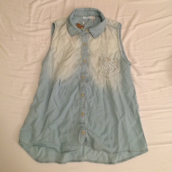 Jean sleeveless top with crochet pocket - Picture 1 of 1