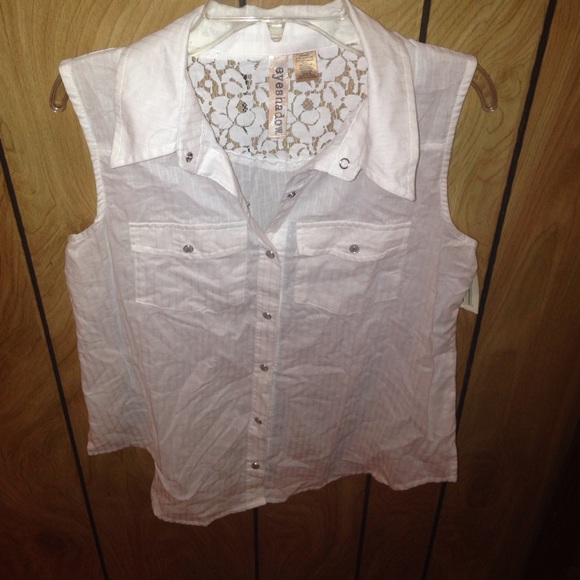 NWT White sleeveless tank!