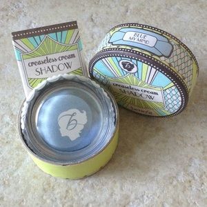 Benefit Creaseless Cream Shadow (blue my mind)