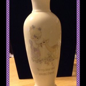 Precious Moments Vase🌷🌹