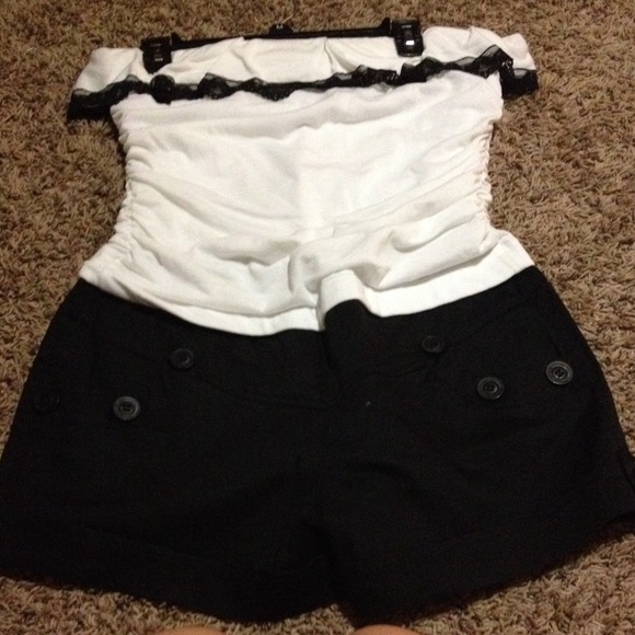 Strapless romper