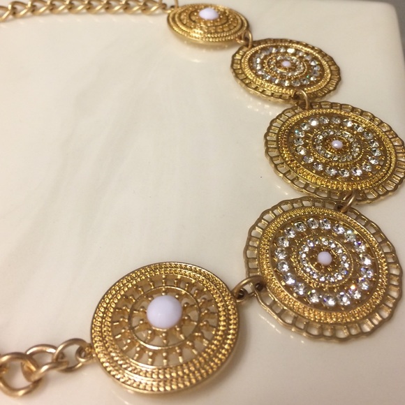 Gold Circle Necklace - Picture 3 of 3