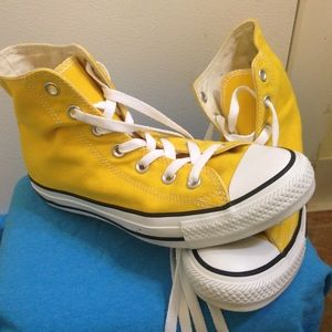 BNWOT!!! yellow converse chuck taylors