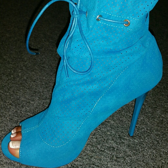 Turquoise pump - Picture 2 of 2