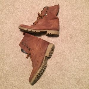 BUNDLE Brown combat boots+cardigan