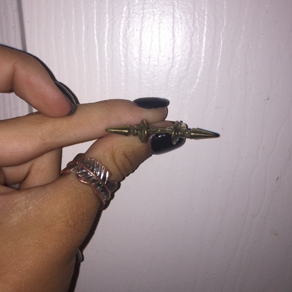 Studded ring - Picture 2 of 3