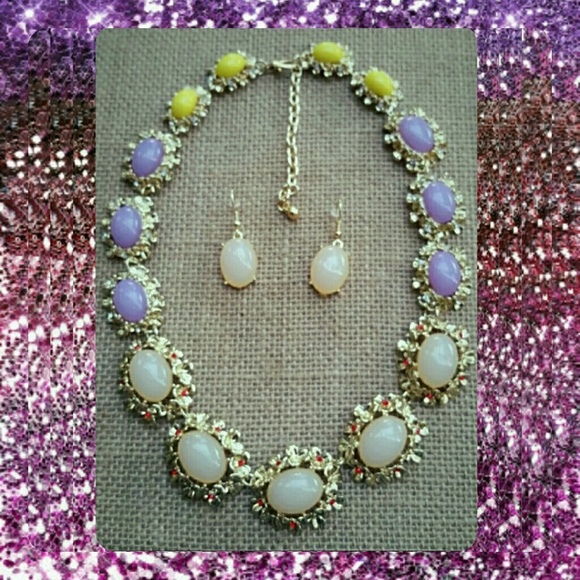 - SOLD - Vintage Oval Statement Necklace Earrings - Picture 2 of 4