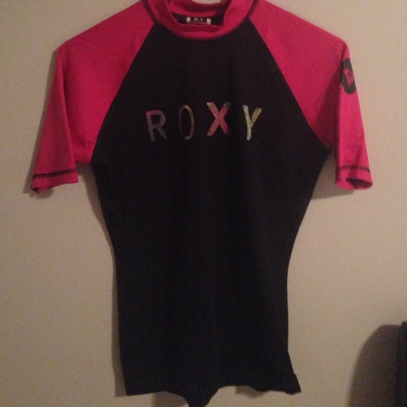 ROXY rash guard
