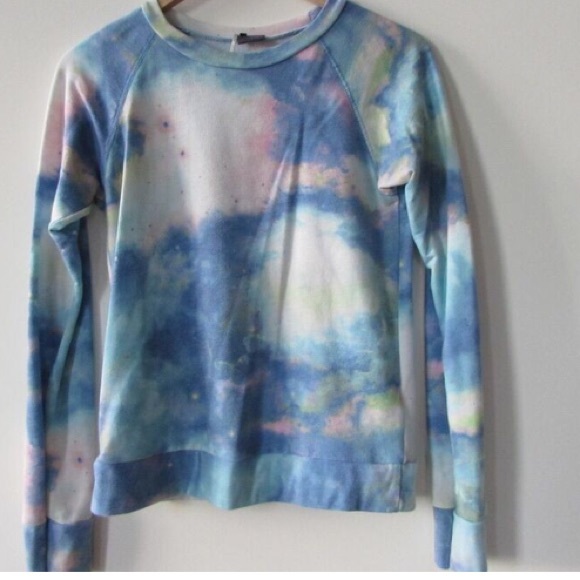 UO galaxy print long sleeve - Picture 2 of 4