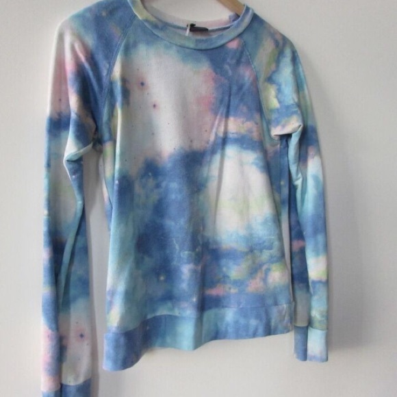 UO galaxy print long sleeve - Picture 3 of 4