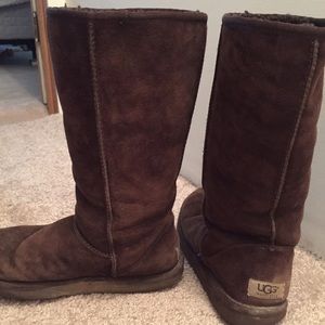 Tall brown Ugg boots size 8 WITH BOX