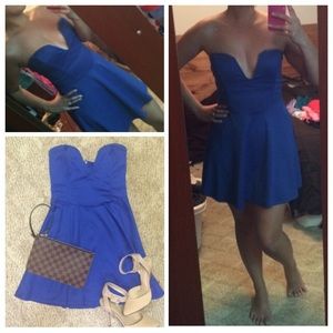 ⬇️PRICE DROP⬇️ Strapless skater dress.