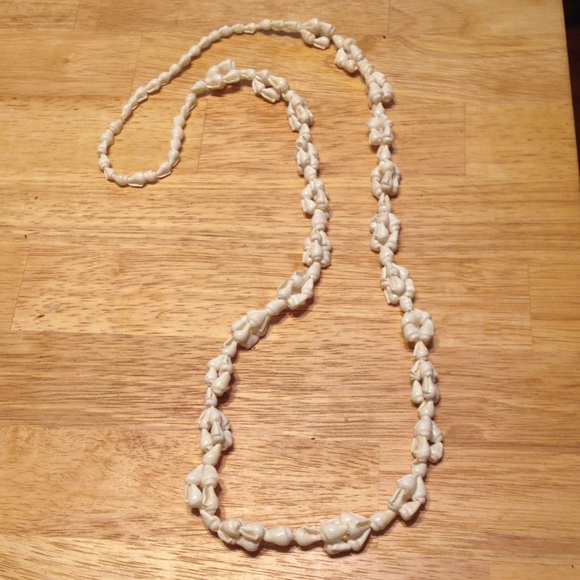 ♦️REDUCED♦️Shell Necklace