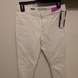 White denim leggings