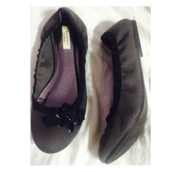 Simply vera dark gray flats with black detail