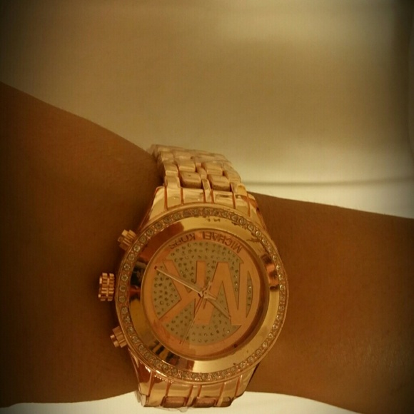 Watch - Picture 2 of 4