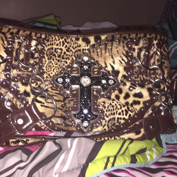 Cheetah/Leopard Print Cross Purse