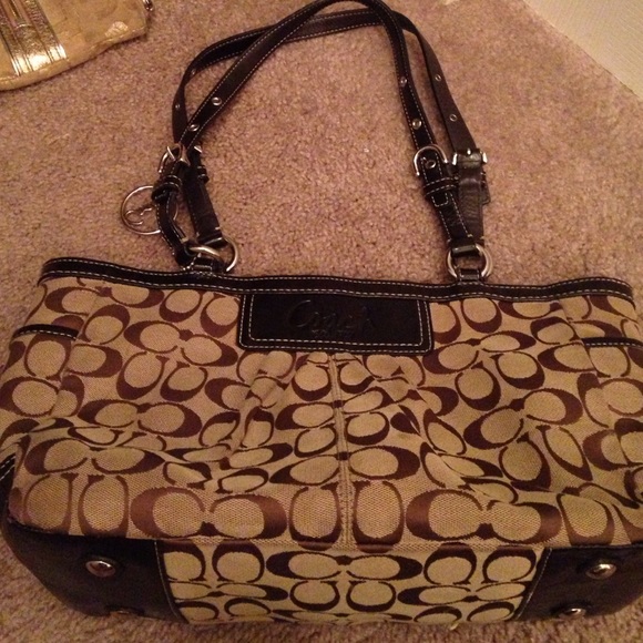 Coach purse - Picture 2 of 3