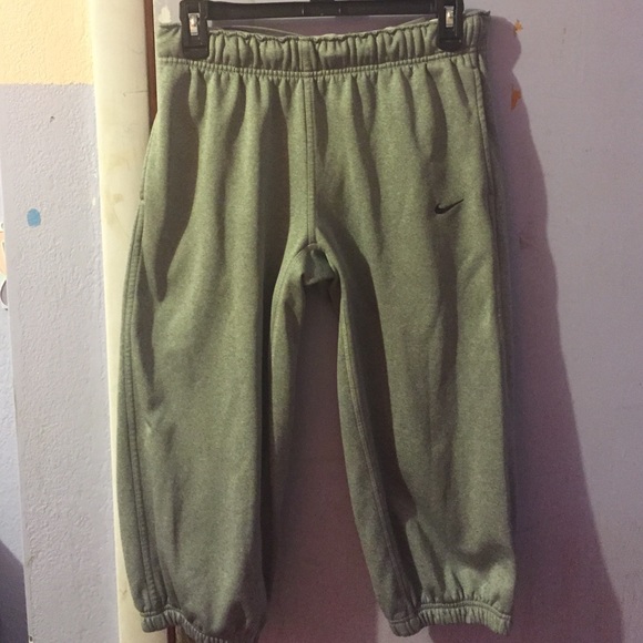 Nike capris workout pants