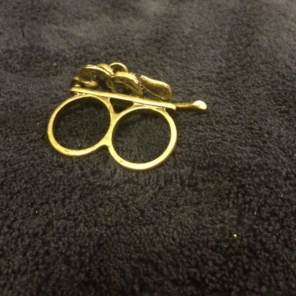 Ring - Picture 2 of 3