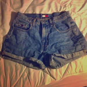 1 HOUR SALE ❗️❗️Vintage high waisted jean short