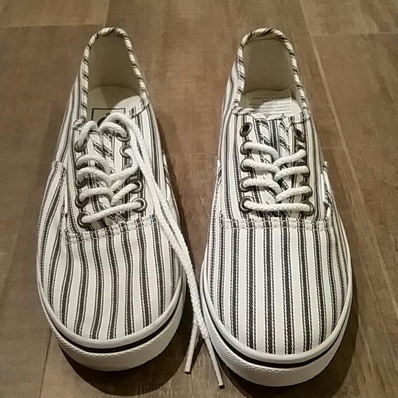 NWT Women's Vans
