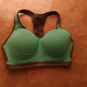 Victoria Secret VSX Sports Bra 36DD