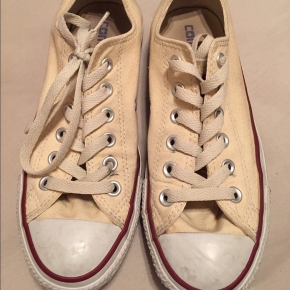 Creme Converse