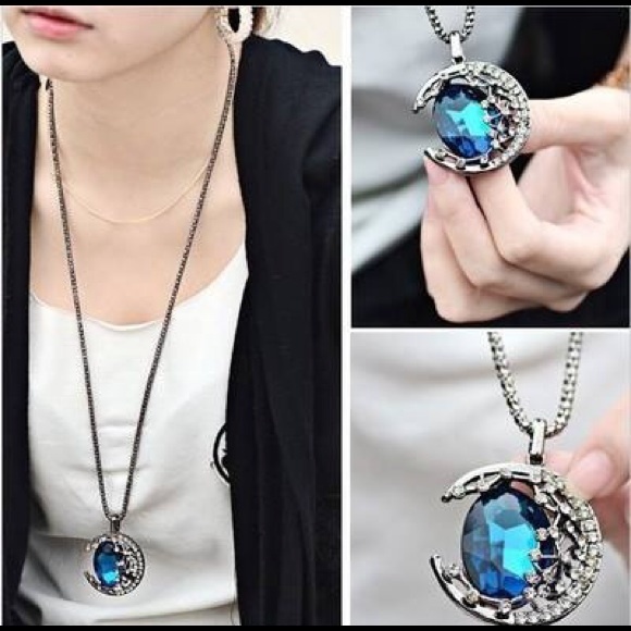 Korean style moon shape necklace