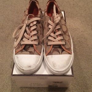 Coach size 6 logo shoes