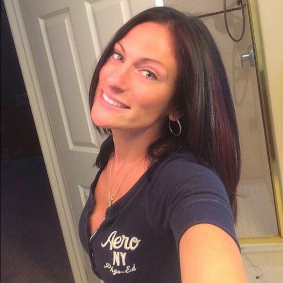 Meet your Posher, Kris! - Picture 2 of 3