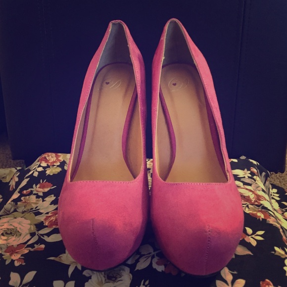 Love D high heels - Picture 1 of 3