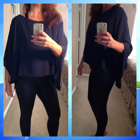 SOLD🆕Crisscross Navy Top-Last One!! - Picture 3 of 6