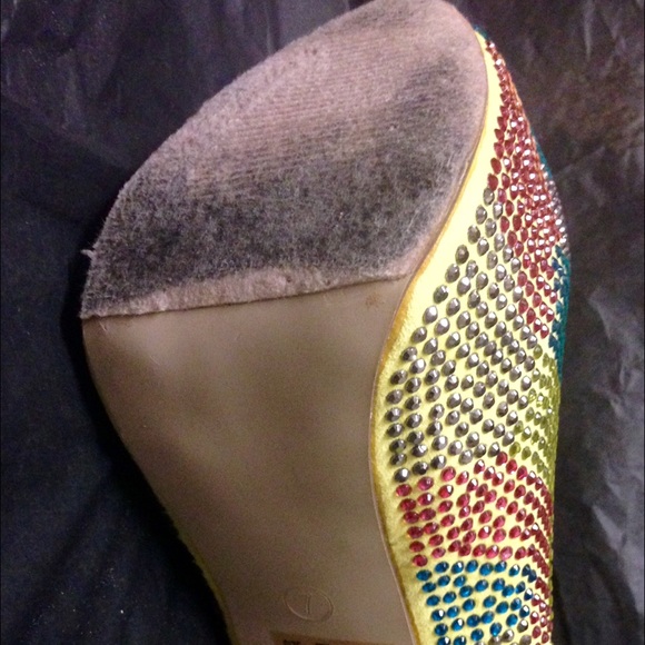 SOLD! Breckelle's Platform Pumps - Picture 4 of 4