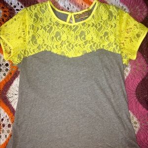 PRICE DROP! $25! Vera Wang Lacy shirt