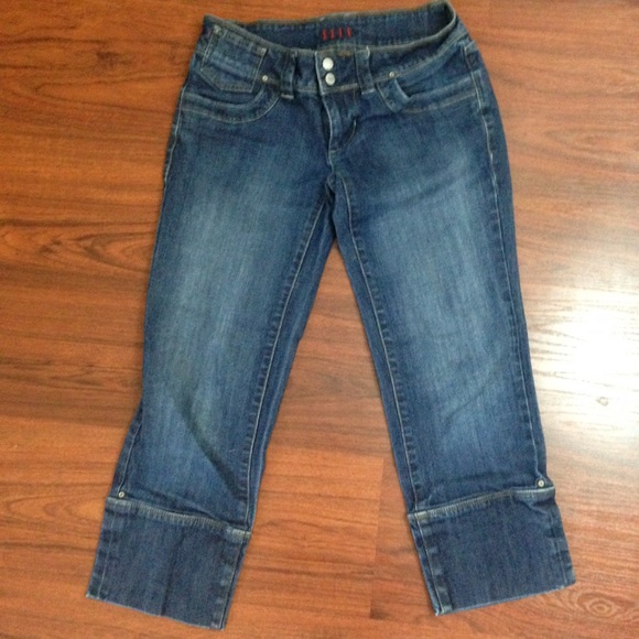 Elle Denim Capri Pants