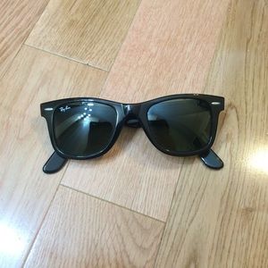 Ray-Ban Wayfarer Classic Tortoise Shell