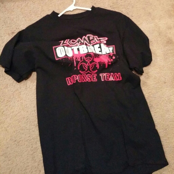 Zombie outbreak tee