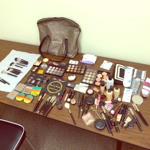 💋💋MASSIVE MAC MAKEUP LOT! What do you need?💋💋
