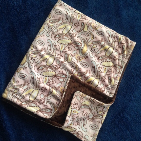 🌼NEW🌼Handmade paisley Minky baby blanket