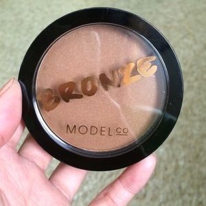 Bronzer and étude apricot stick