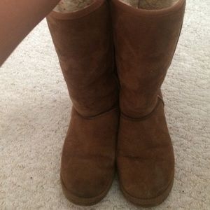 Tall Chestnut uggs. AUTHENTIC