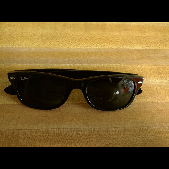 Ray Ban New Wayfarer RB 2132 52mm