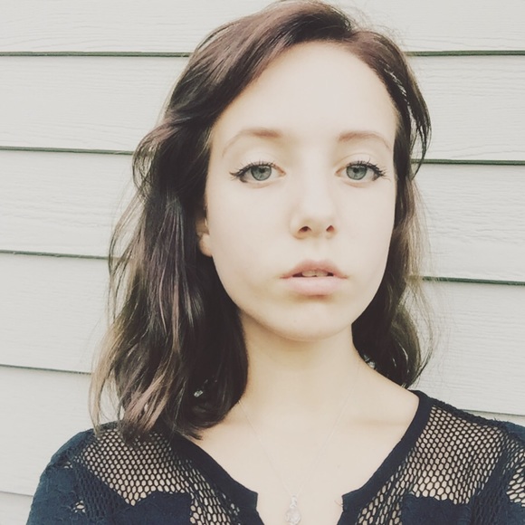 🌸MEET YOUR SELLER🌸 - Picture 2 of 4