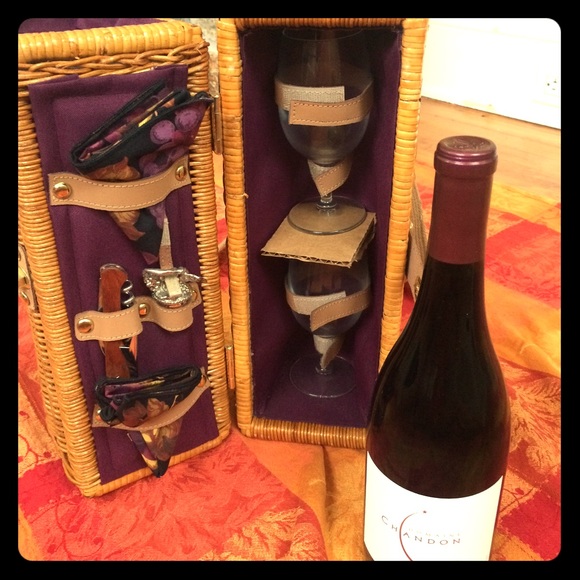 Wine Lovers Picnic Basket