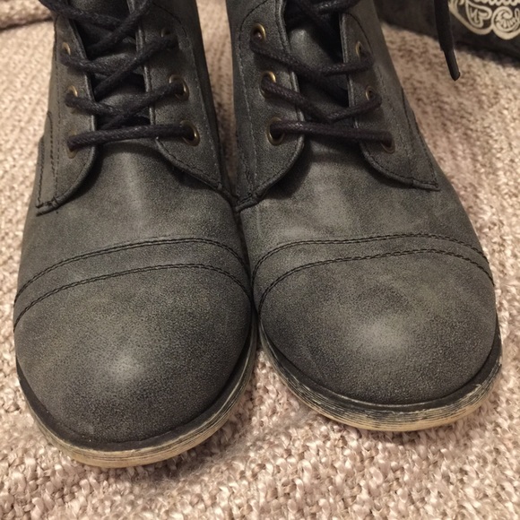 ‼️SOLD‼️ Madden Girl Combat Boots👢👢 - Picture 3 of 4