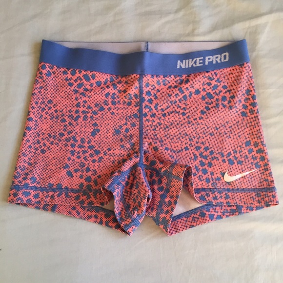 Rare Nike Pros Size M