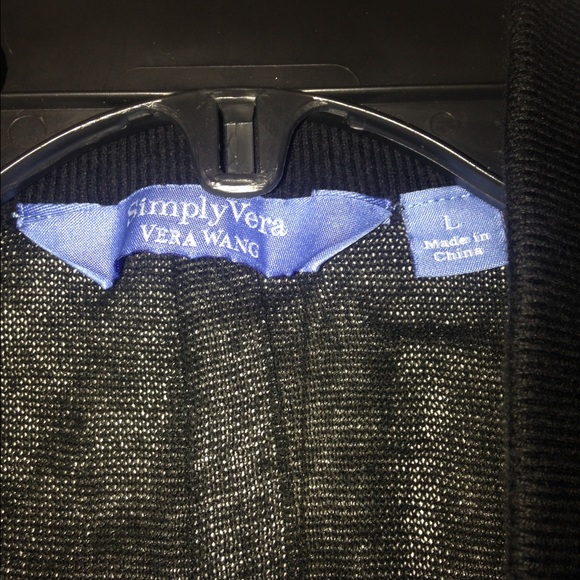 Modern day bomber style sweater - Picture 2 of 4