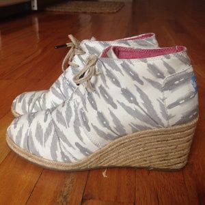 TOMS Wedge Booties - White/Gray Canvas sz 8.5